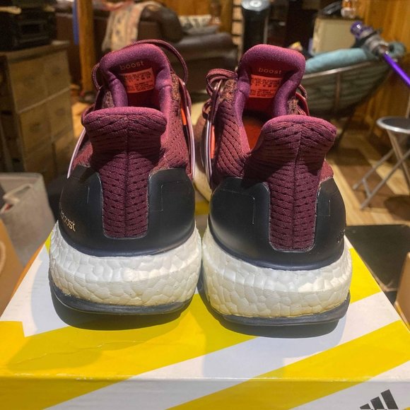 Athletic_Shoes